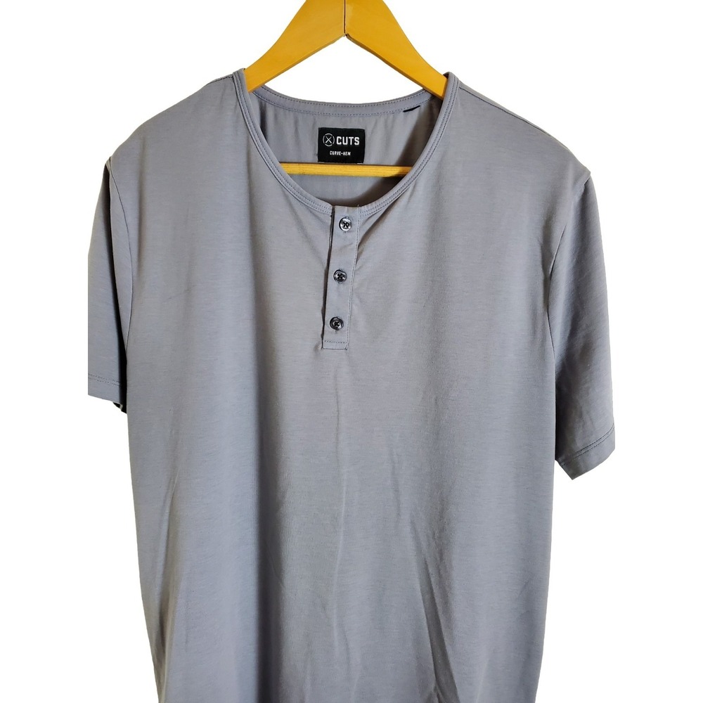 CUTS Men's L Gray Henley Shirt Short Sleeve Curve Hem Stretch Casual Athletic